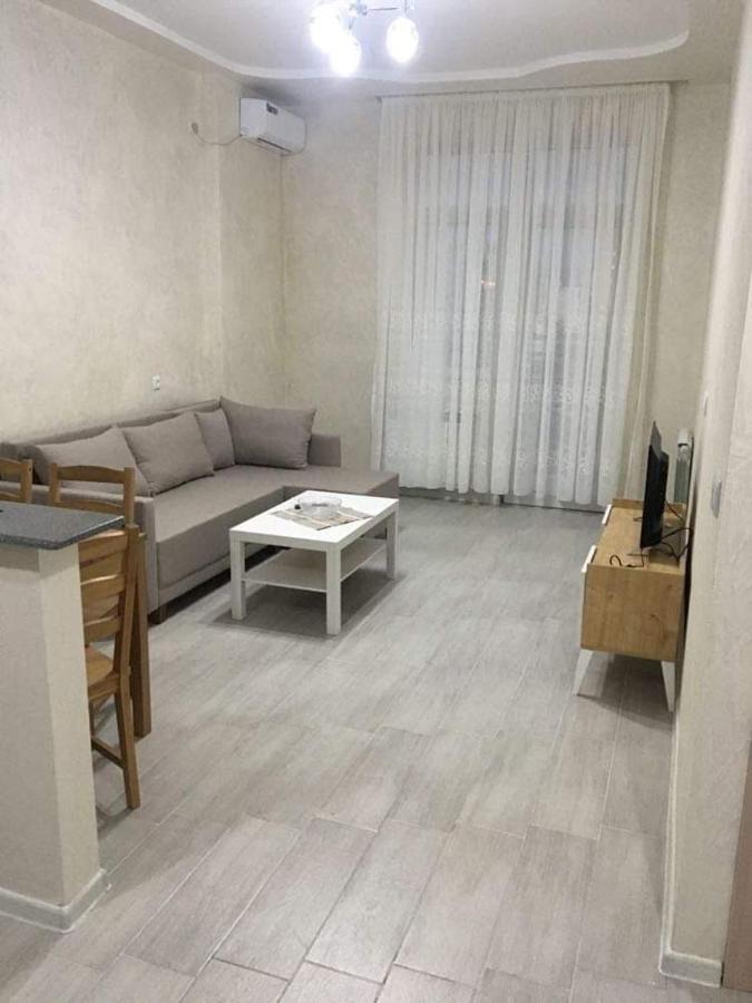 Tameo Apartment Батуми Екстериор снимка